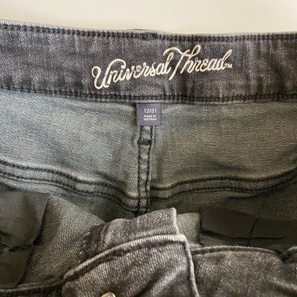 Universal Thread Shorts - Picture 4 of 4